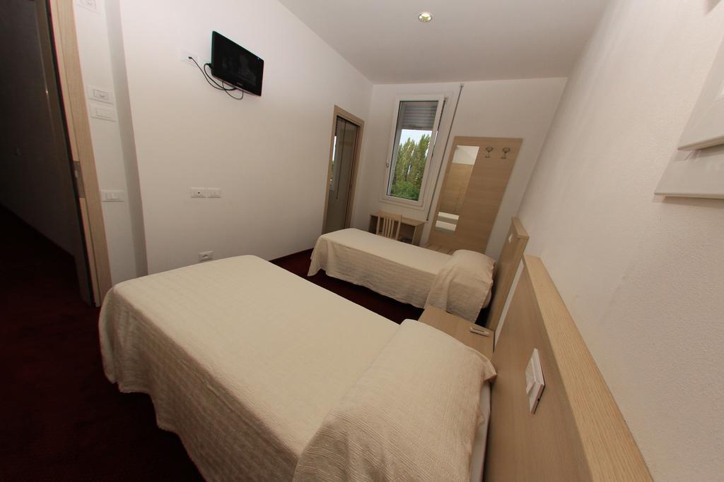 Park Hotel Italia Tezze sul Brenta Стая снимка